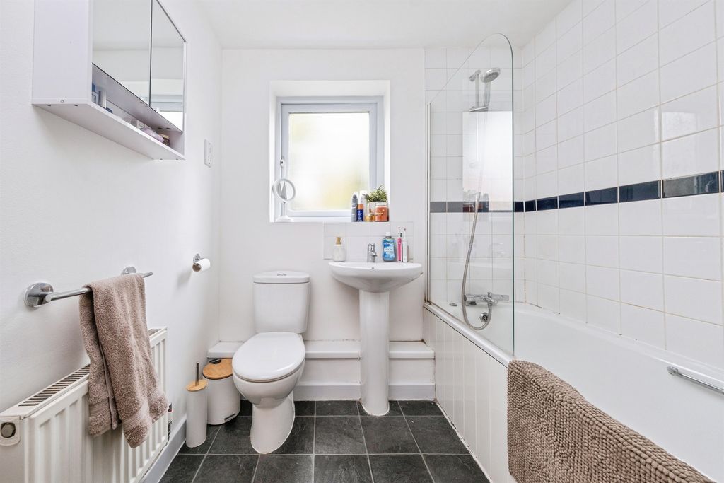 Additional image 7 of 1 bed flat for saleAddenbrookes Road, Newport Pagnell MK16