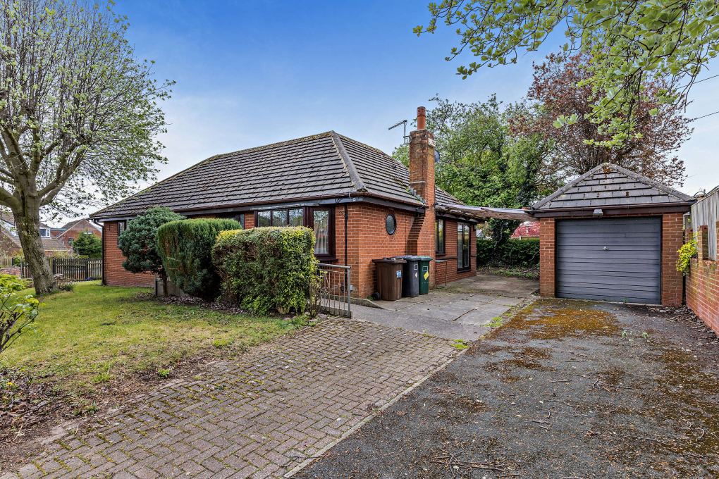 3 bed detached bungalow for saleBalmfield Crescent, Liversedge WF15