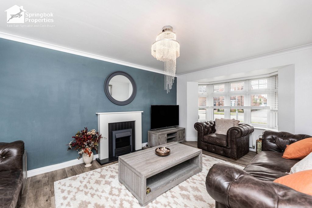 4 bed detached house for salePrinces Drive, Pontefract, West Yorkshire WF8 photo 3