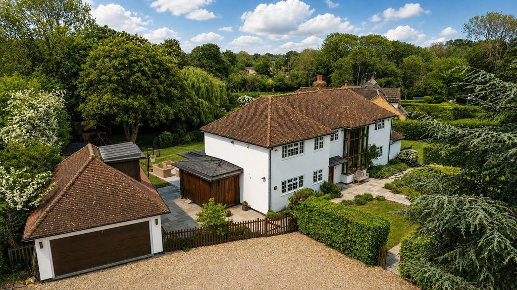 5 bed detached house for saleStunning Detached Home In Perry Green, Much Hadham SG10
