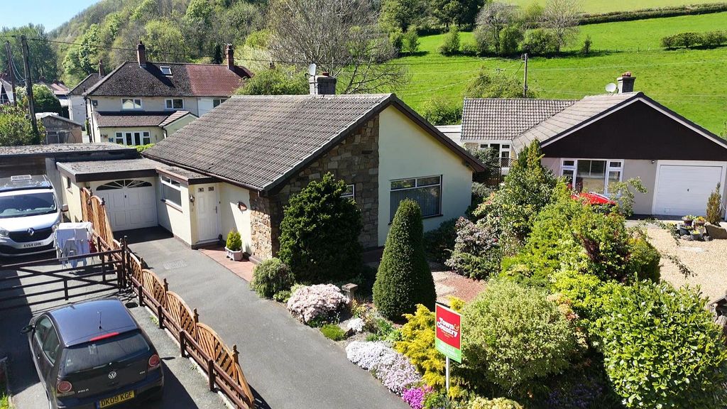 3 bed detached bungalow for saleMaes Madog, Pontfadog, Llangollen LL20
