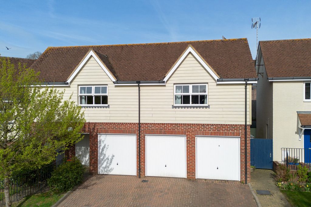 Additional image 10 of 1 bed flat for saleHarwood Close, Pulborough RH20