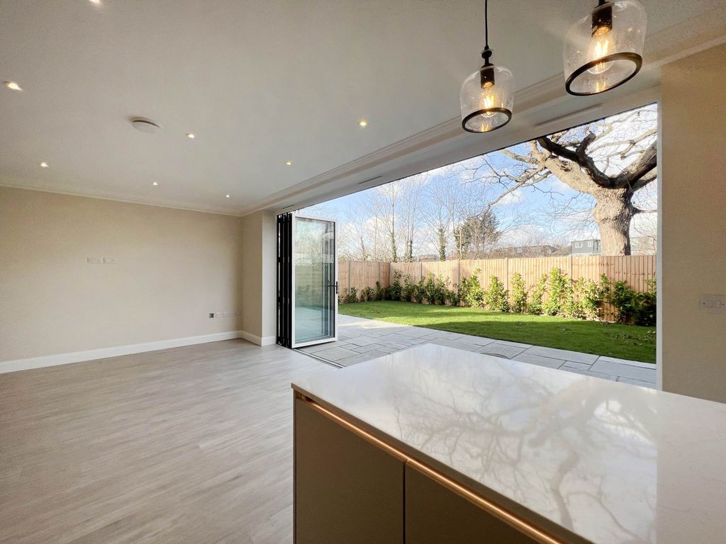 Additional image 6 of 4 bed terraced house for saleWoodfield Gardens, New Malden KT3