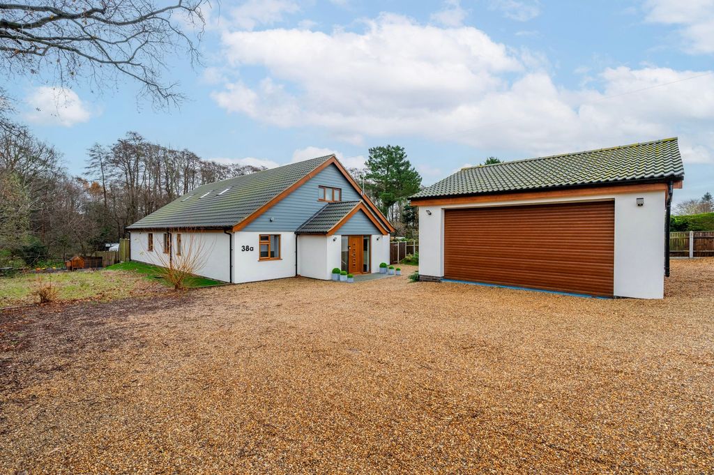 6 bed detached house for saleChestnut Avenue, Oulton Broad NR32