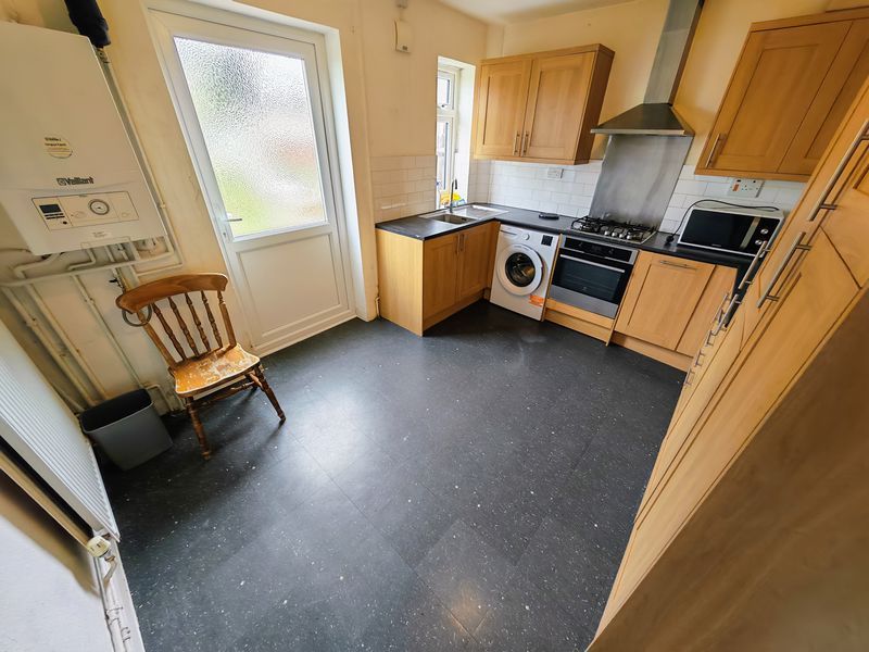 Additional image 2 of 3 bed semi-detached house for saleEastcote Lane, Northolt UB5