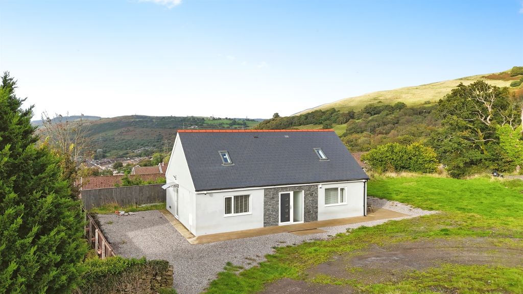 4 bed detached house for saleBrookfield Lane, Pontypridd CF37