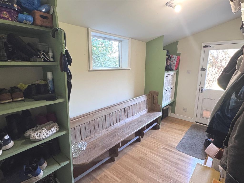 Additional image 6 of 5 bed semi-detached house for saleNewtown Road, Newbury RG14