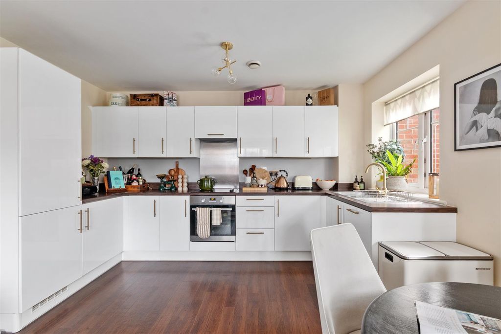 Additional image 2 of 2 bed flat for saleSchoolgate Drive, Morden SM4