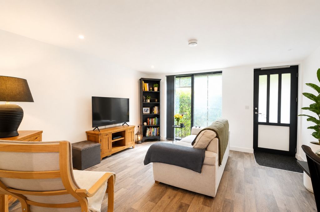 Additional image 2 of 2 bed flat for saleThe Yard, Lostwithiel, Cornwall PL22