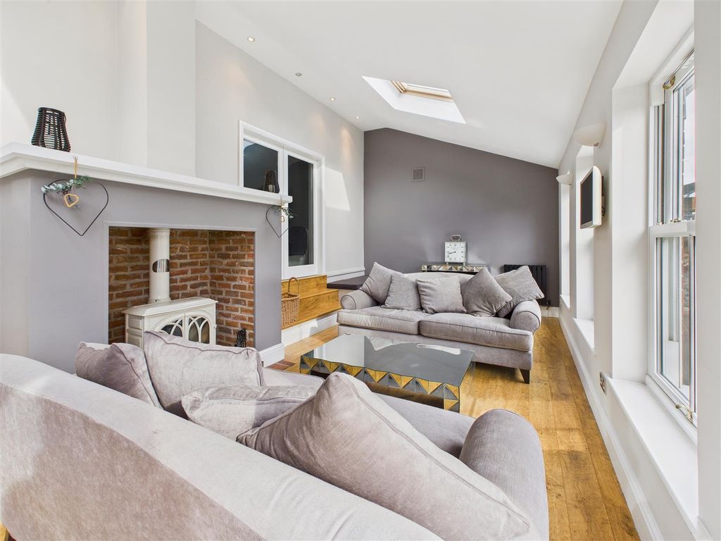 Additional image 4 of 4 bed detached house for saleAston Hall Drive, North Ferriby HU14