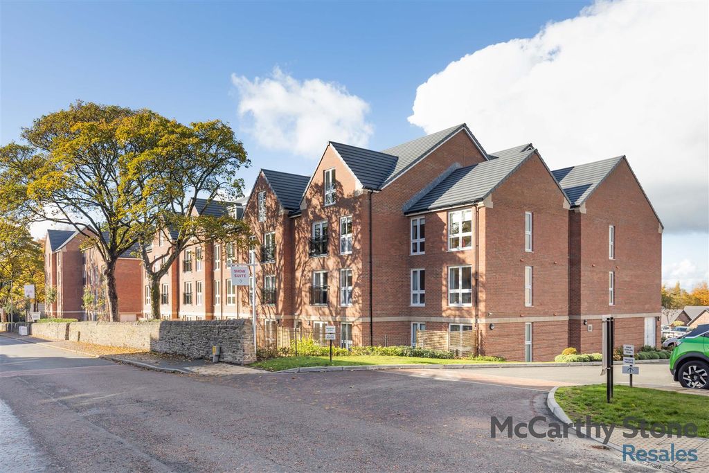 2 bed flat for saleKings Scholars Court, Coare Street, Macclesfield SK10