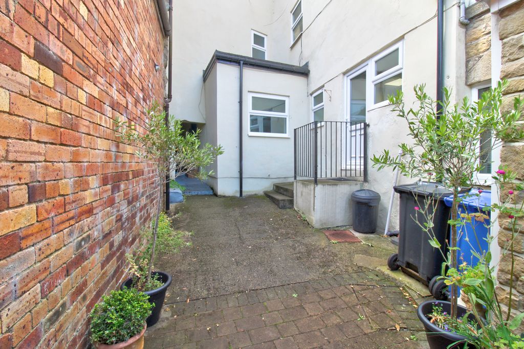 2 bed flat for saleNewgate Street, Morpeth NE61 photo 4