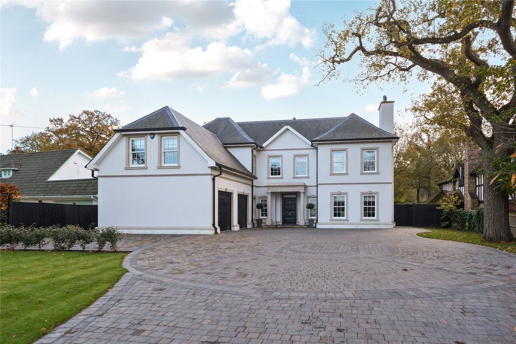 6 bed detached house for saleWorlds End Lane, Chelsfield Park BR6 photo 3