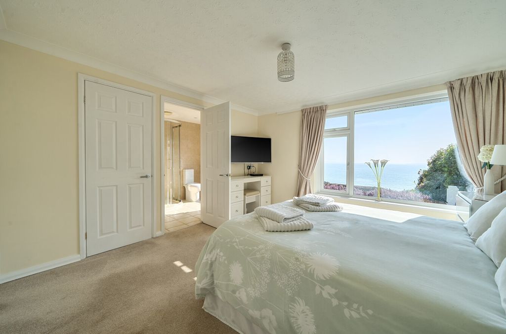 3 bed bungalow for saleKellow, East Looe, Cornwall PL13 photo 4