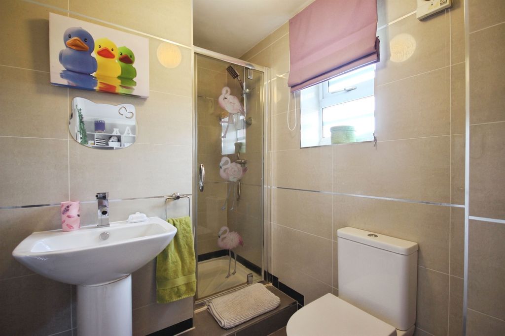 Additional image 9 of 5 bed detached house for saleMedley Grove, Whitnash, Leamington Spa CV31