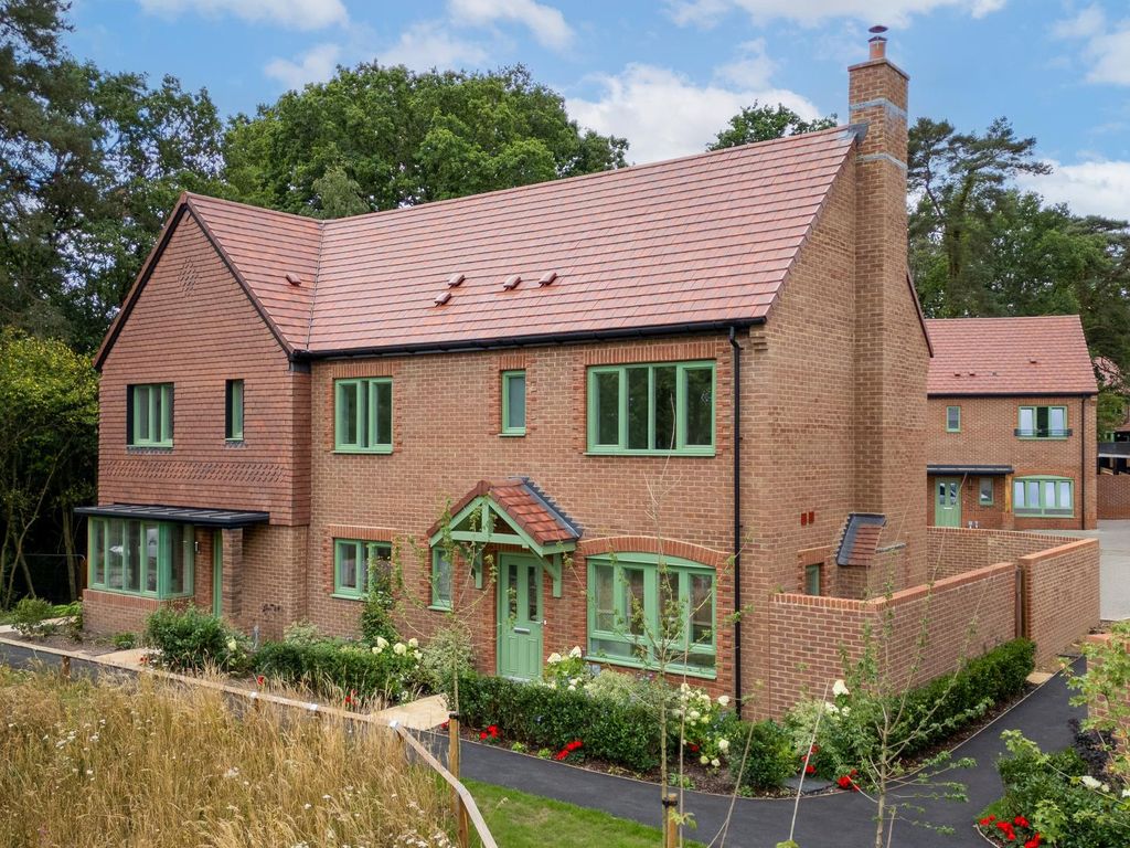 3 bed semi-detached house for sale"The Ashfield" at Bepton Road, Midhurst GU29