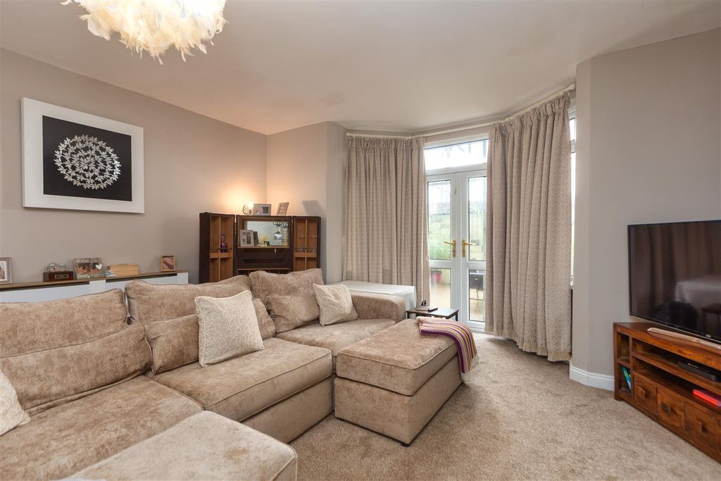 2 bed flat for saleSandylands Promenade, Heysham, Morecambe LA3 photo 4