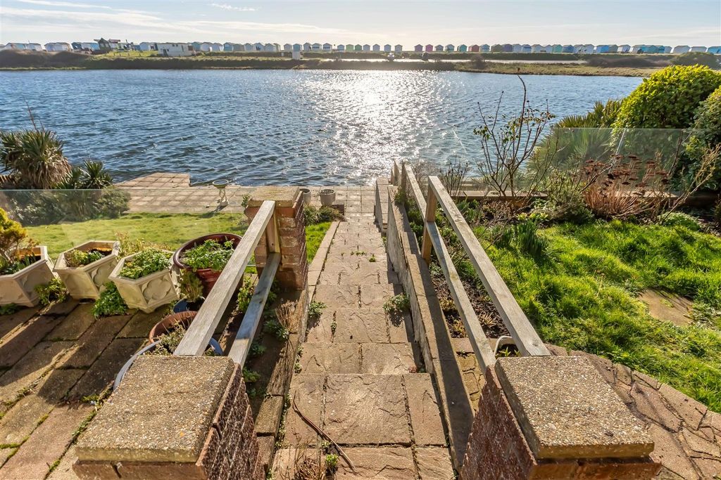 Additional image 24 of 3 bed detached house for saleBrighton Road, Lancing BN15