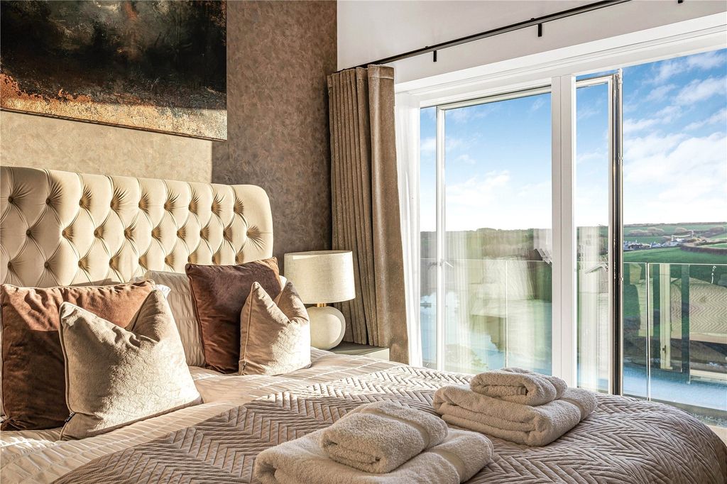 Additional image 13 of 4 bed detached house for saleWoodlands, Pentire Crescent, Newquay, Cornwall TR7