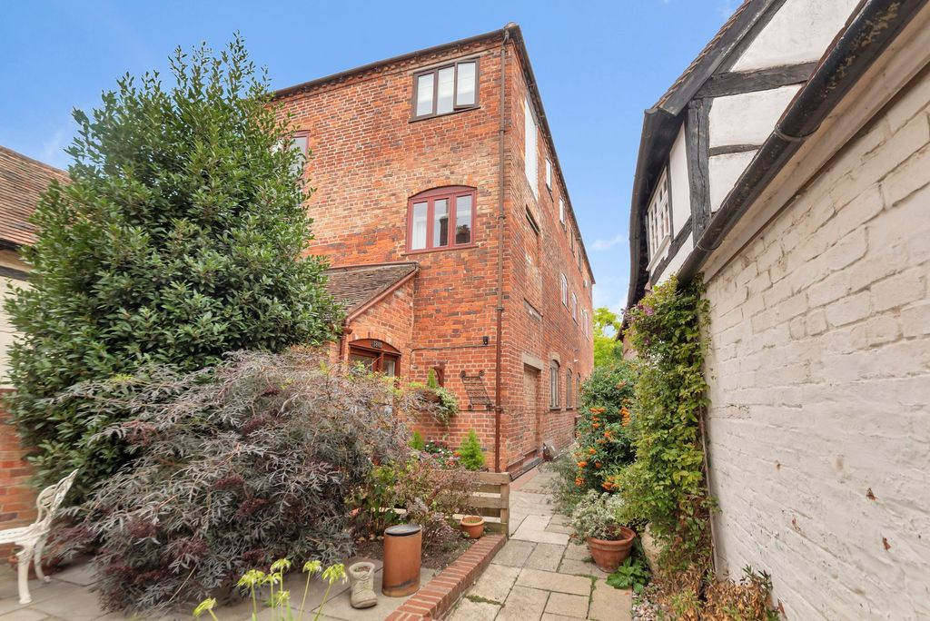 2 bed flat for saleBridge Street, Pershore WR10