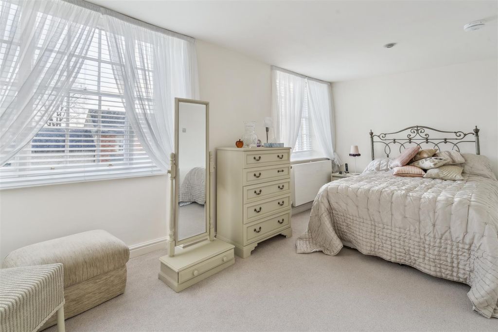 Additional image 8 of 3 bed property for saleHigh Street, Olney MK46