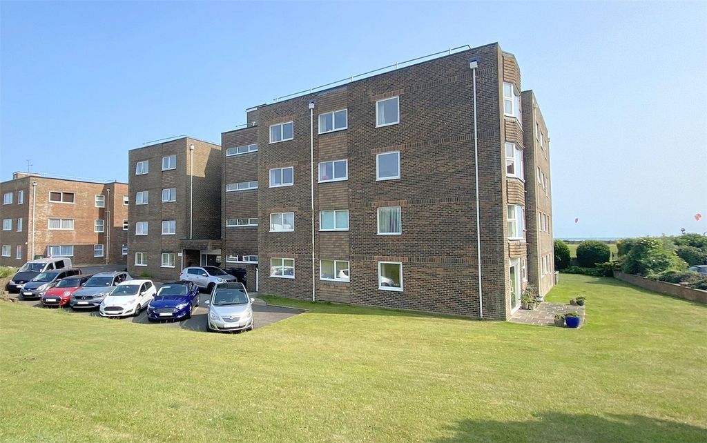 2 bed flat for saleKings Court, Brighton Road, Lancing, West Sussex BN15