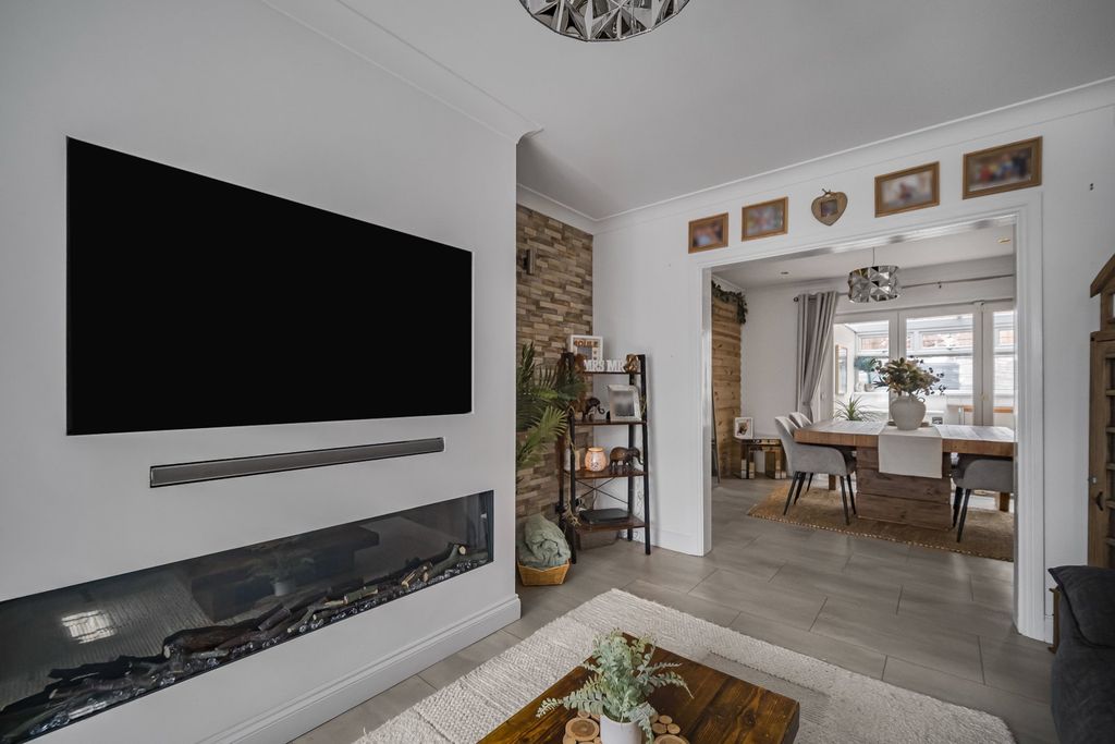 Additional image 5 of 4 bed semi-detached house for saleWhiterock Avenue, Pontypridd CF37