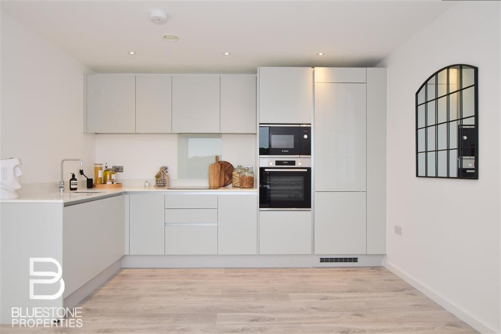 3 bed flat for saleCalum Court, High Street, Purley CR8