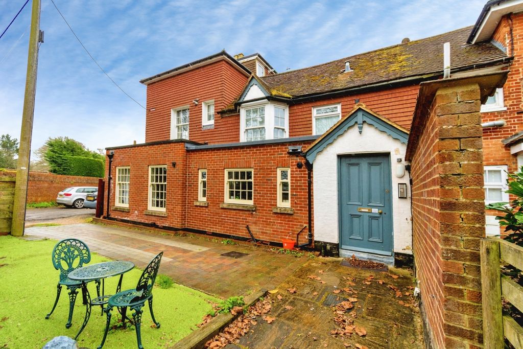 Additional image 19 of 1 bed flat for saleGosport Lane, Lyndhurst, Hampshire SO43