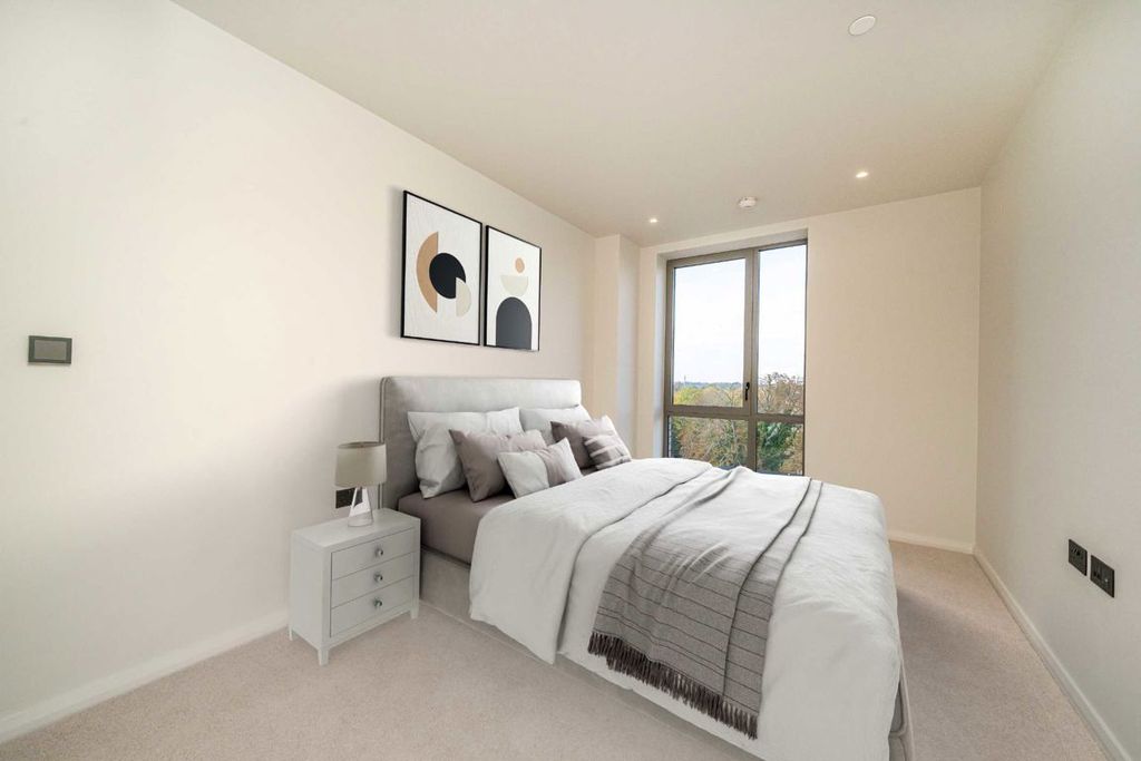 Additional image 2 of 2 bed flat for saleCoombe Road, New Malden KT3