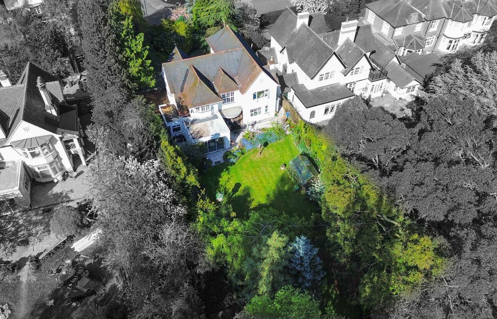 5 bed detached house for saleBarrington Road, Stoneygate, Leicester LE2 photo 4
