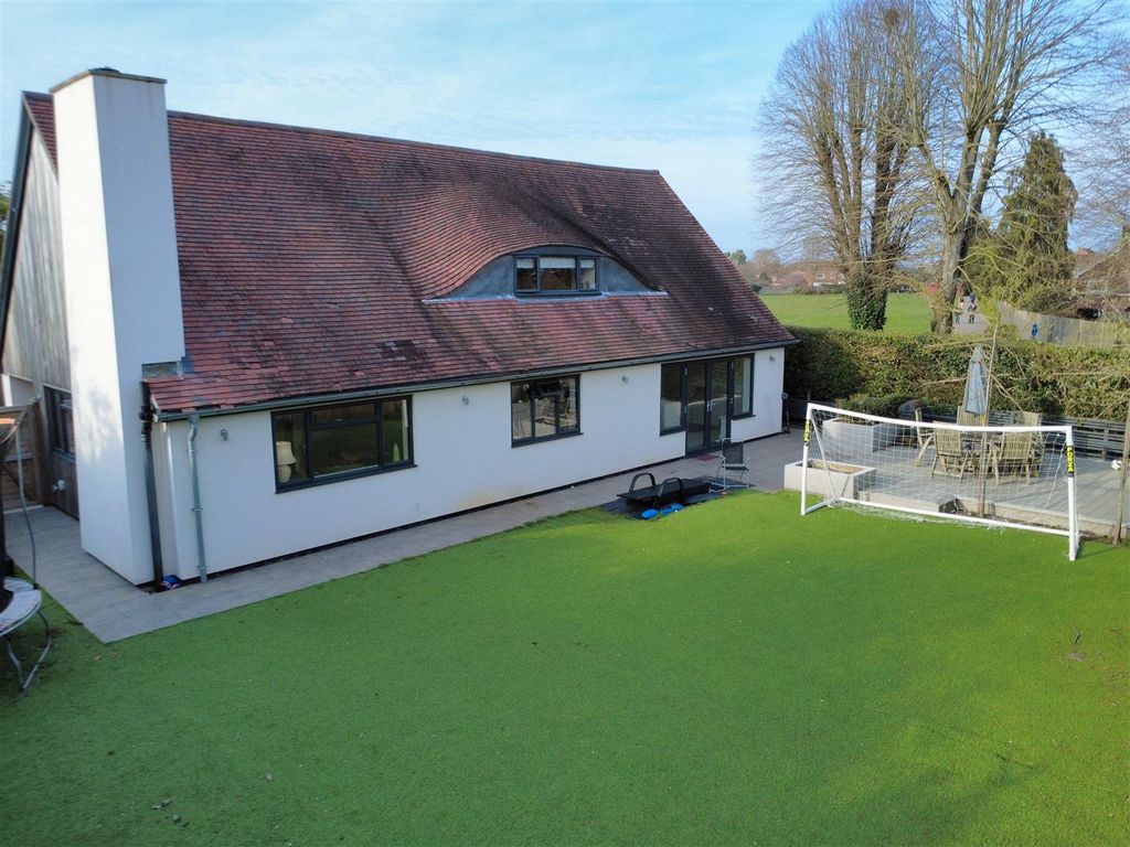 Additional image 30 of 6 bed detached house for saleBuckingham Road, Newbury RG14