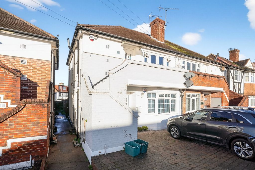 Additional image 20 of 2 bed maisonette for saleLynmouth Avenue, Morden SM4