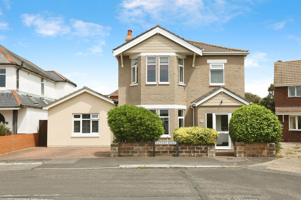 4 bed detached house for saleRaynes Road, Lee-On-The-Solent PO13