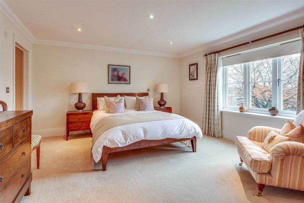 Additional image 12 of 6 bed detached house for saleBeechwood Drive, Marlow, Buckinghamshire SL7
