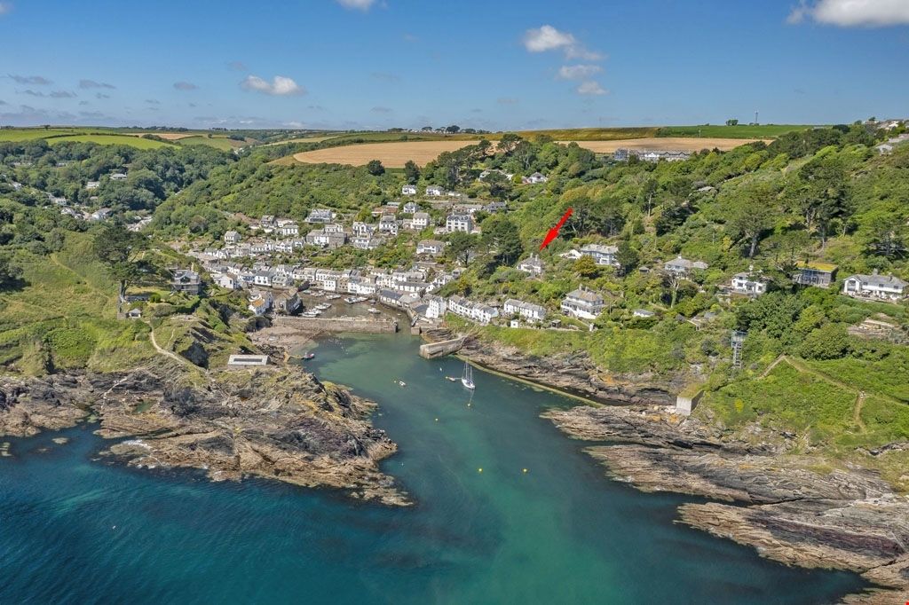 4 bed detached house for salePolperro, Cornwall PL13 photo 5