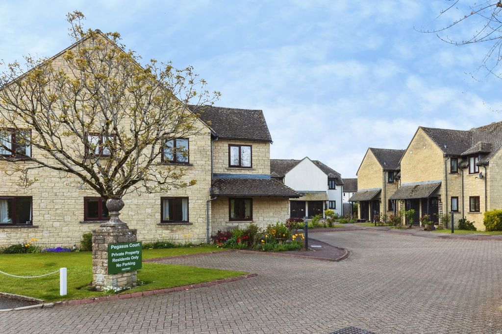 Additional image 2 of 2 bed flat for salePegasus Court, Gloucestershire GL54