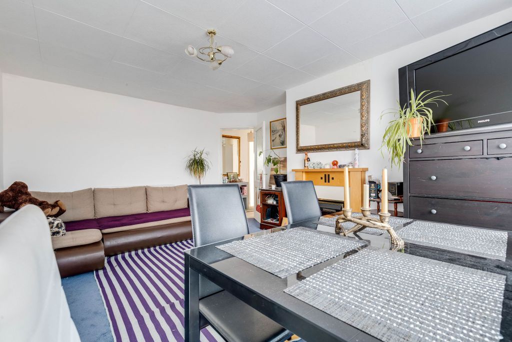 Additional image 2 of 2 bed maisonette for saleFlat, Pearson Court, Central Road, Morden SM4