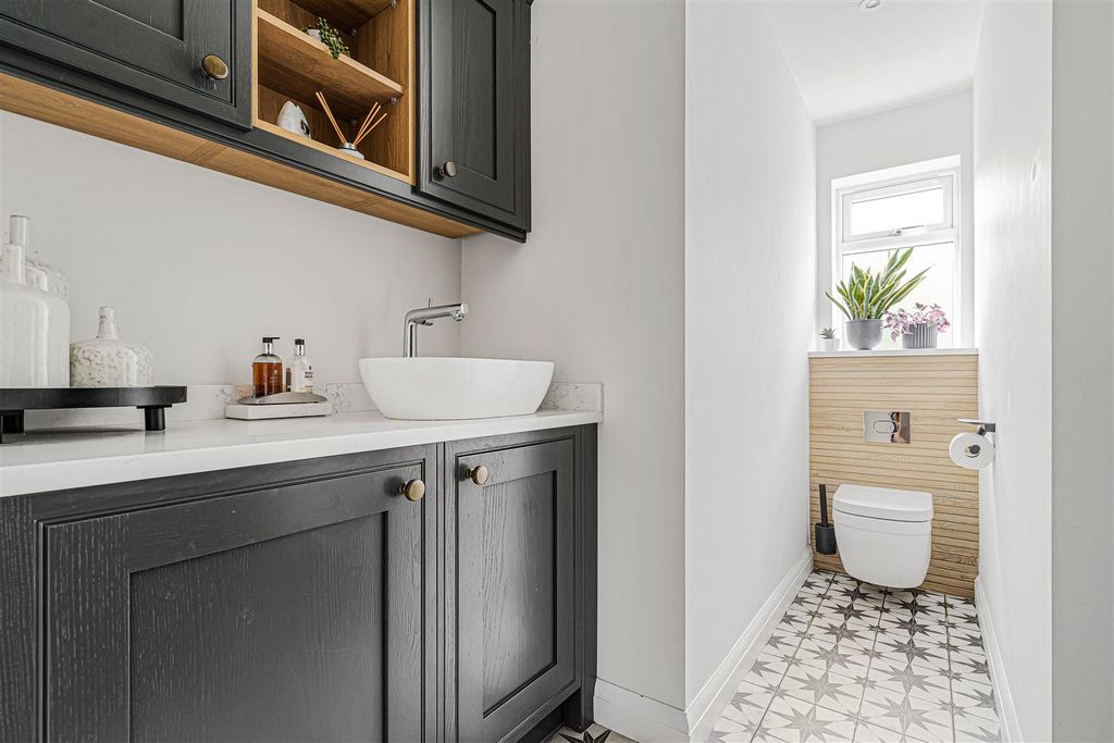 Additional image 15 of 5 bed detached house for saleBeechwood Close, Exning, Newmarket CB8