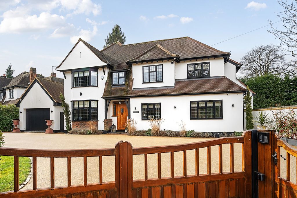 4 bed detached house for saleChislehurst Road, Petts Wood, Orpington BR5