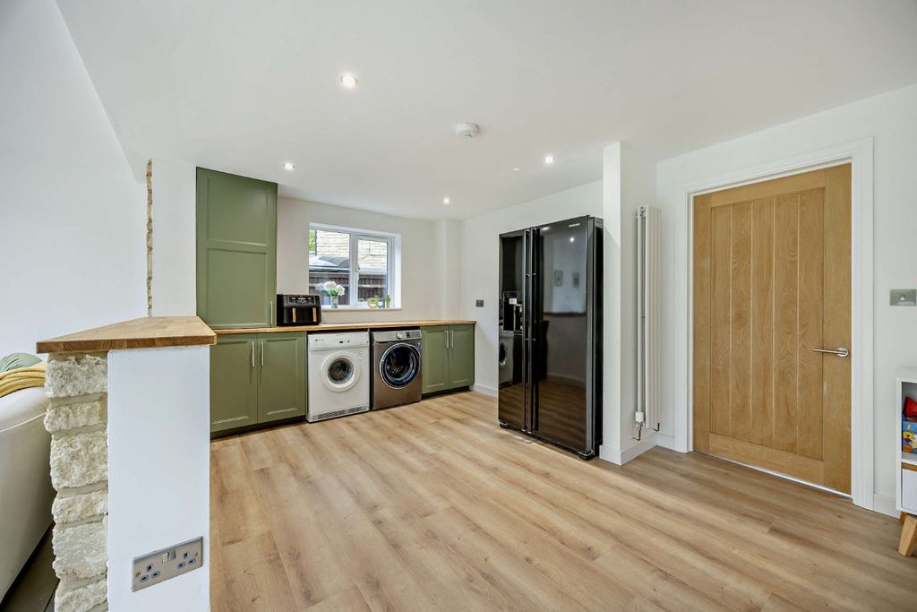 Additional image 8 of 6 bed detached house for salePerrinsfield, Lechlade, Gloucestershire GL7