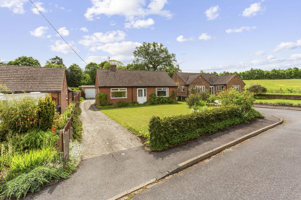 3 bed detached bungalow for saleDryden Way, Liphook GU30