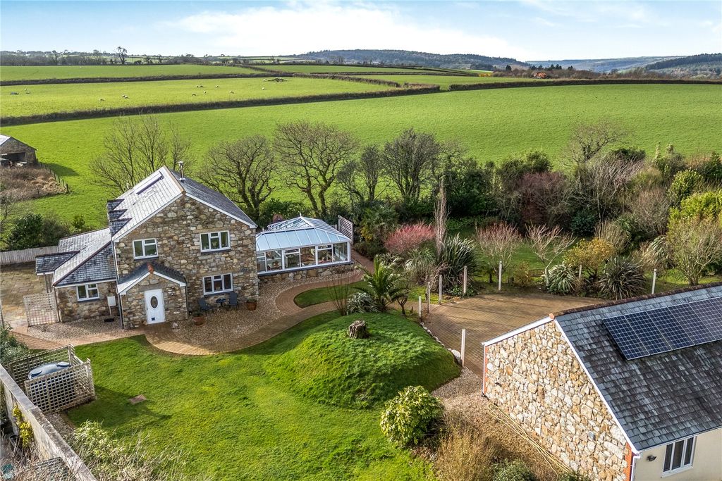4 bed equestrian for saleEast Taphouse, Liskeard, Cornwall PL14