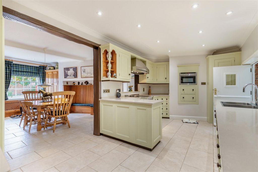 Additional image 6 of 6 bed detached house for saleMill Lane, Newport Pagnell MK16