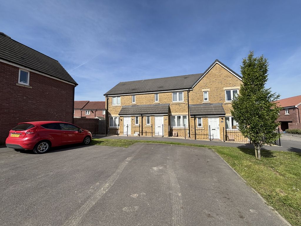 3 bed terraced house for saleKingfisher Drive, Houndstone BA22