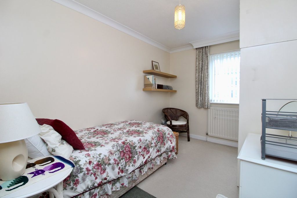 Additional image 7 of 2 bed flat for saleBelmore Lane, Lymington SO41