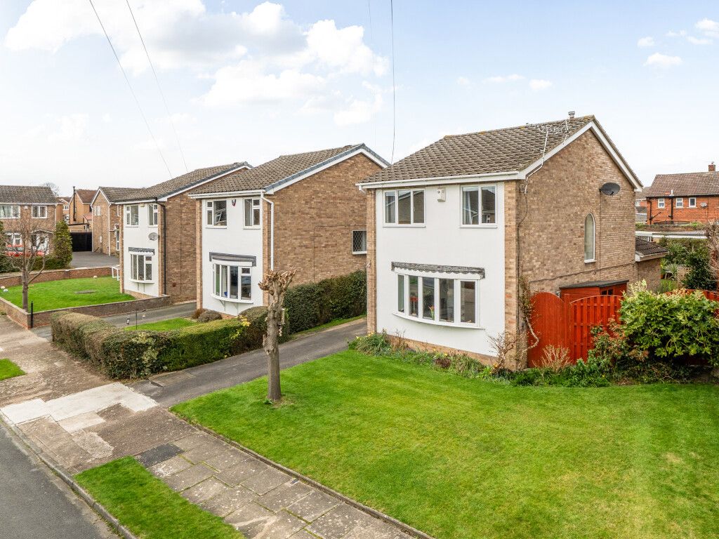 3 bed detached house for saleCavewell Gardens, Ossett, West Yorkshire WF5