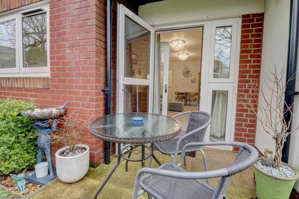 Additional image 7 of 1 bed flat for saleLongwick Road, Princes Risborough, Buckinghamshire HP27