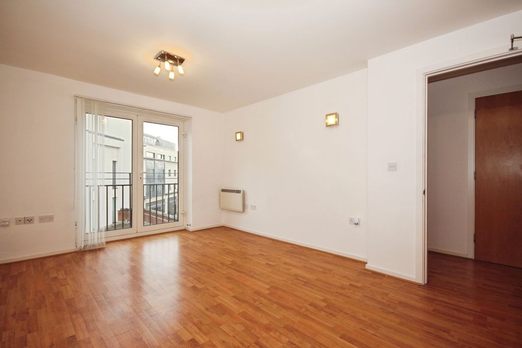 Additional image 5 of 2 bed flat for saleRegent Street, Leamington Spa, Warwickshire CV32