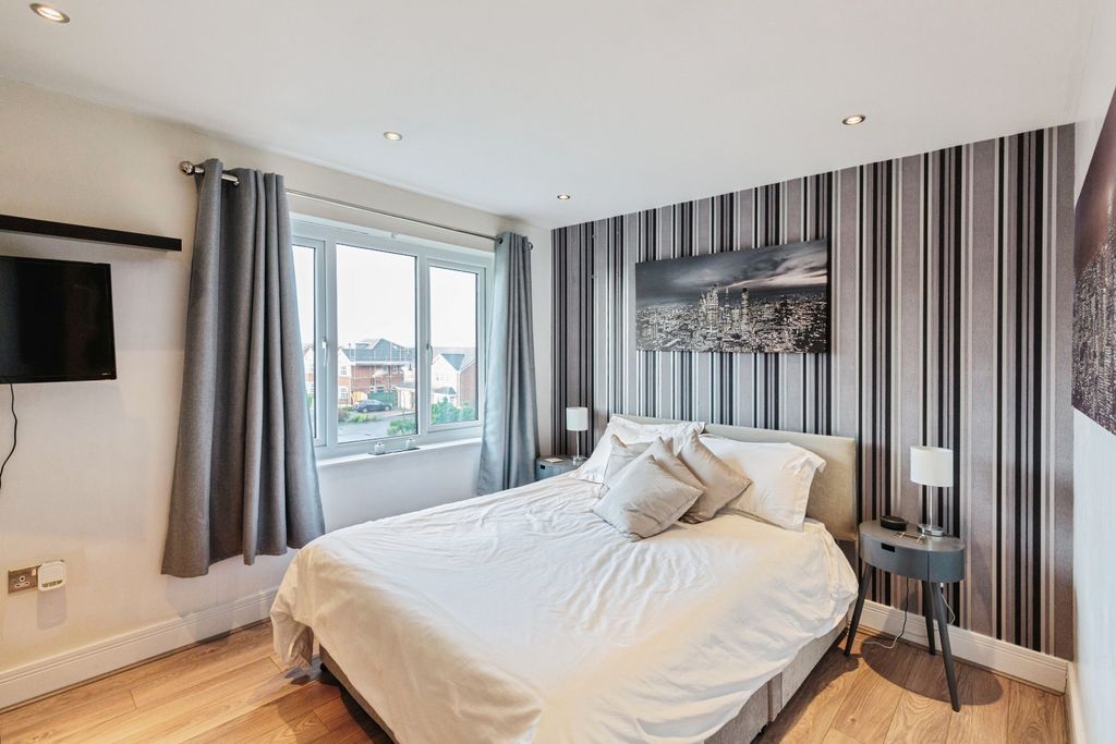Additional image 12 of 2 bed flat for saleVictory Boulevard, Lytham St. Annes FY8